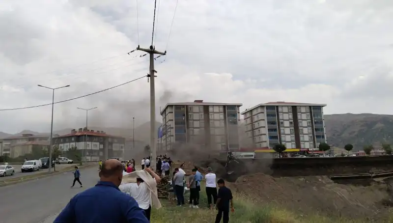 Bitlis'te Doğalgaz Hattında Patlama: Panik ve Alevaletler Yaşandı