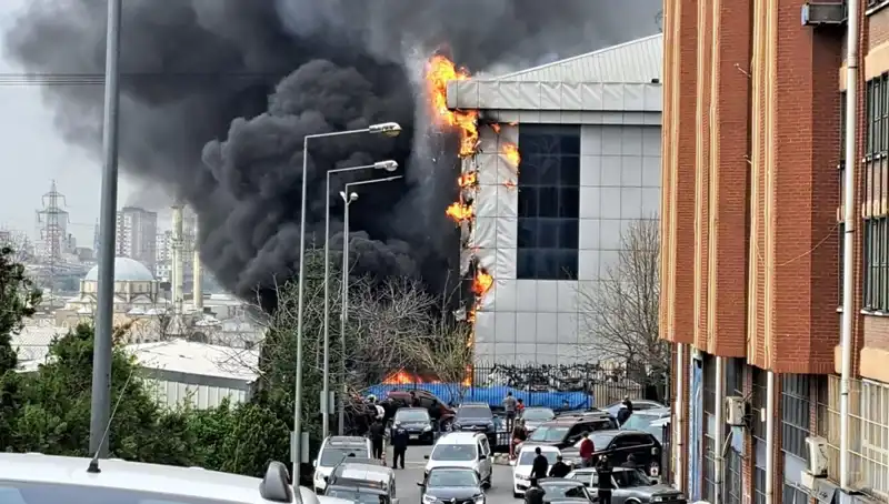 Başakşehir Sanayi Sitesinde Büyük Yangın: Olayın Ardındaki Gerçekler