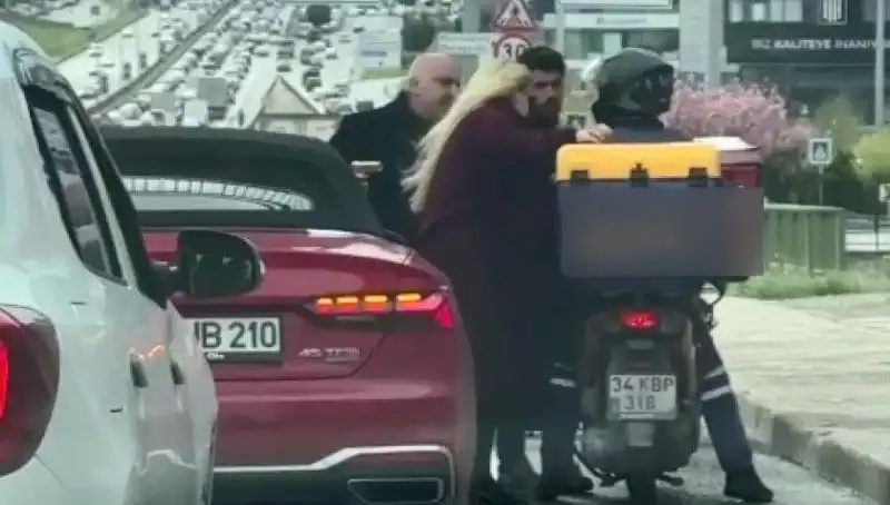 D-100'de Korkunç Olay: Motokuryeye Silah Çeken Sürücünün İfadesi