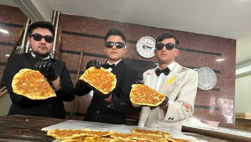 Takım Elbiseli Fırıncılar: Geleneksel Fırın Sektöründe Şaşkınlık ve Hayranlık