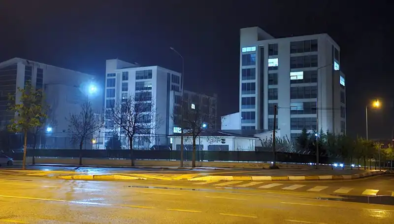 Eğitim Kurumunda Zehirlenme Şüphesi: 56 Öğrenci Hastaneye Kaldırıldı!