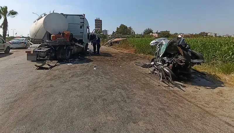 Adana'da Feci Kaza! Otomobil ve Kamyona Tanker Çarptı