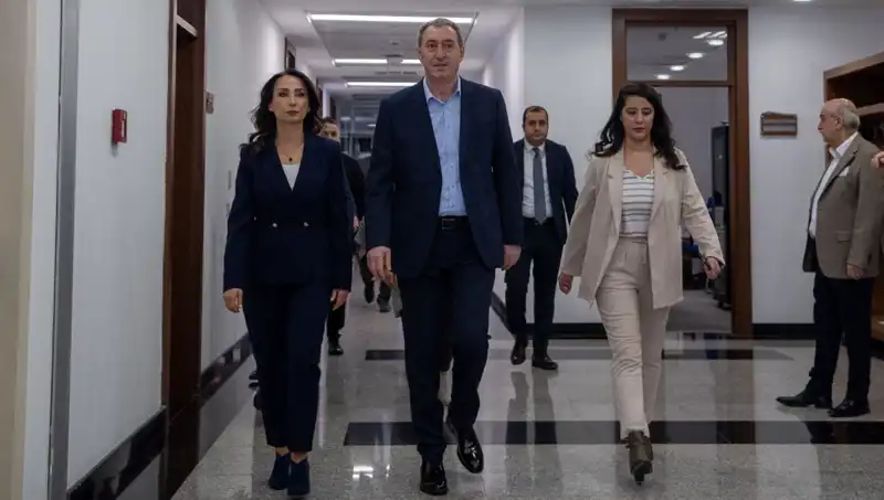 DEM Parti Heyeti, Siyasi Partilere Güçlü Bir Ziyaret Gerçekleştiriyor