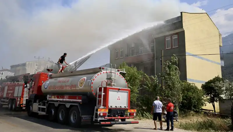 Çatı Katında Tüyler Ürperten Yangın: Olayın Detayları Ortaya Çıktı