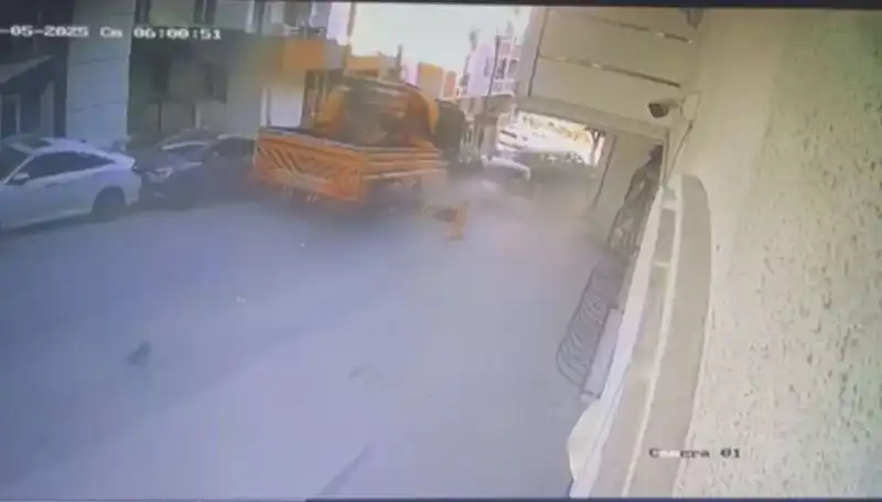 Kontrolden Çıkan Vinç, 23 Araca Çarparak Durdu: Olay Anı ve Detaylar
