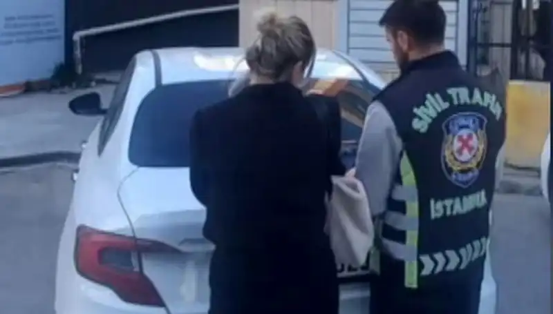 Kadıköy’de Drift Atan Kadın Sürücüyü Şaşırtan Ceza: 48 Bin Lira!