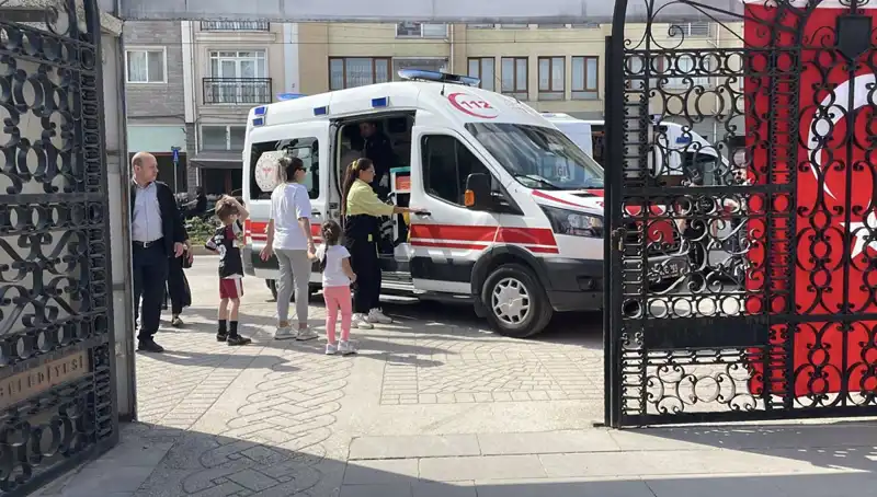 Eskişehir’de Sahipsiz Köpeklerin Saldırısı: İki Çocuğa Feci Anlar