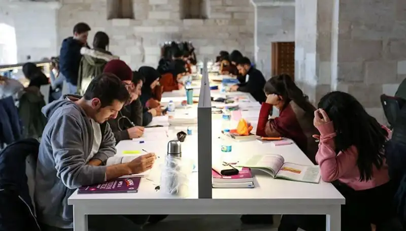 2023-2024 Eğitim Yılı için Üniversite Başlangıç Tarihleri Açıklandı