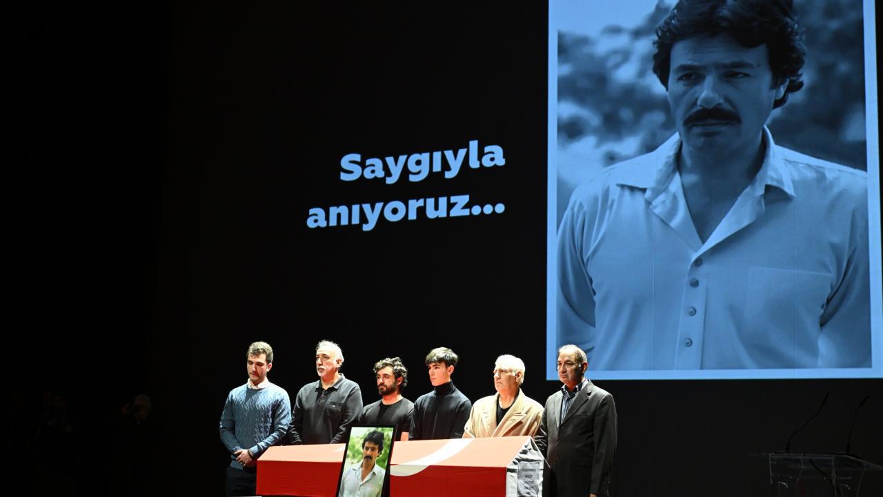 Ferdi Tayfur'a Anlamlı Veda: AKM'de Tören Düzenlendi