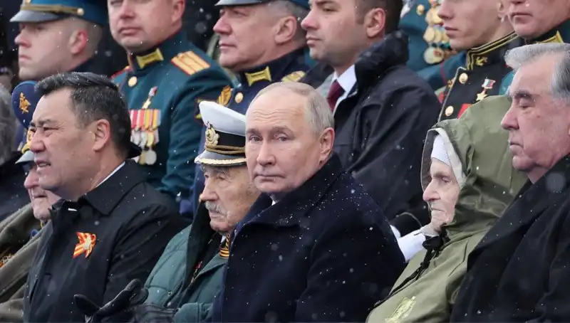 Rus Ordusu Genişliyor: Putin'den Tarihi Askeri Çağrı