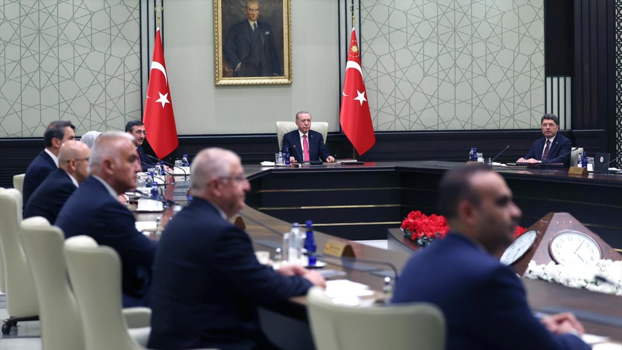Kabine Suriye ve Asgari Ücret Gündemiyle Toplandı