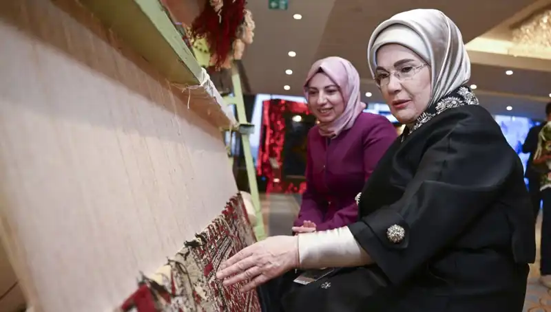 Emine Erdoğan'ın Özel Halısı Açık Artırmaya Çıktı, Geliri Depremzede Kadınlara Bağışlanacak