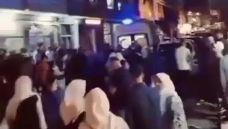 14 Yaşındaki Kader'in Balkondan Düşmesi: Aile ve Komşular Şokta