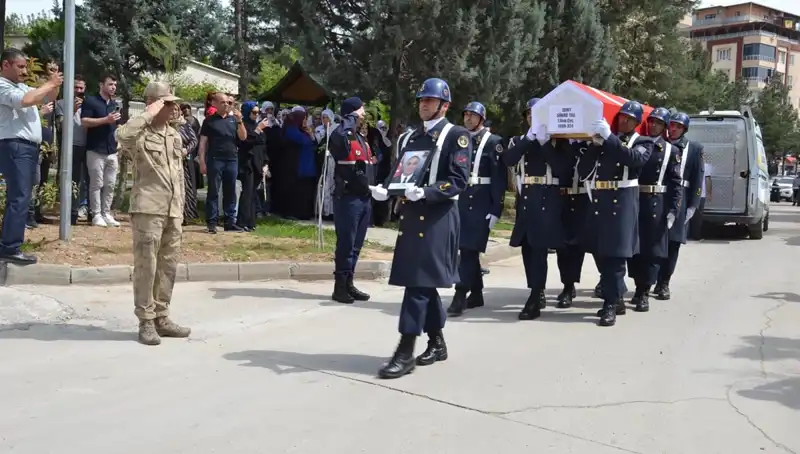 Şehit Gözyaşlarıyla Uğurlandı: Vatanseverlik ve Acının Buluşması