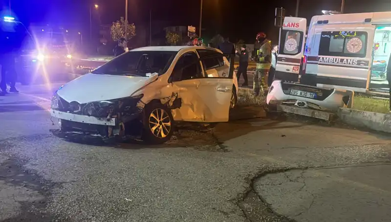 Pikap ile Otomobil Çarpıştı: Kazanın Ardındaki Şok Detaylar