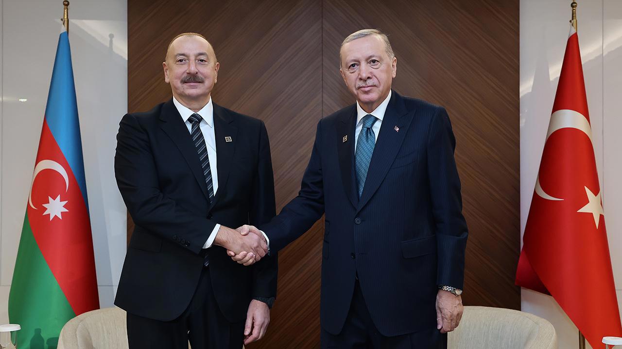Cumhurbaşkanı Erdoğan, Azerbaycan Cumhurbaşkanı Aliyev ile Görüştü