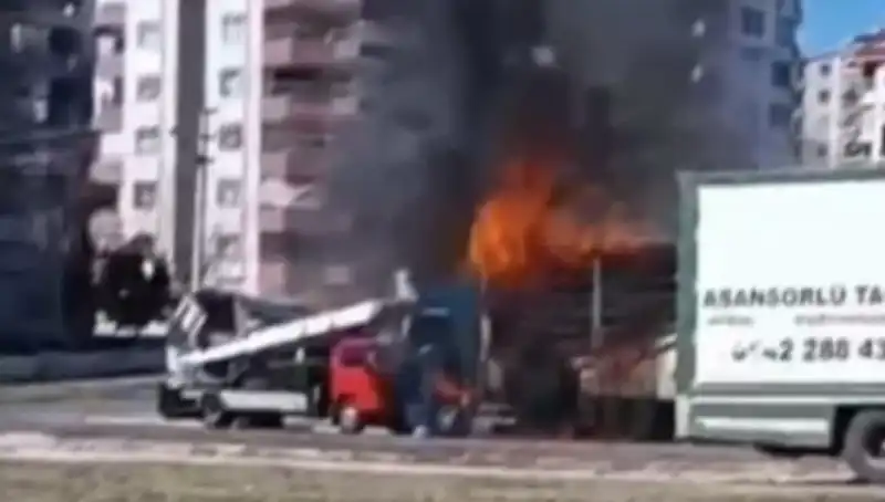 Alev Alan TIR, Alev Alev Yandı: Görgü Tanıkları Şokta!