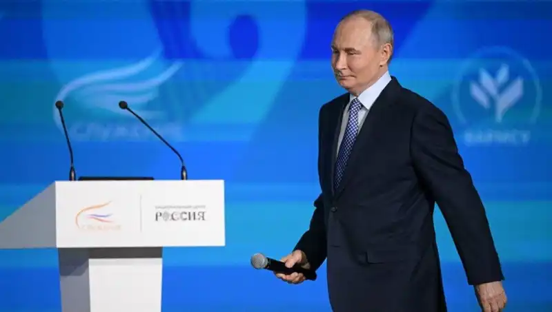 Rusya'da Yabancı Ajan Yasası: Putin'in Son Hamlesi Neyi Değiştirecek?