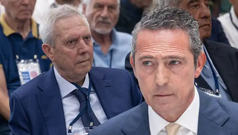 Fenerbahçe Divan Kurulu'nda Aziz Yıldırım Çarpıcı Adaylık Açıklamasıyla Gündeme Geldi