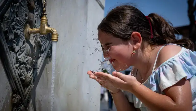Türkiye'de 16 Şehirde Sıcaklık 40 Dereceyi Geçti, Yazın Korkutucu Yüzü Görüldü