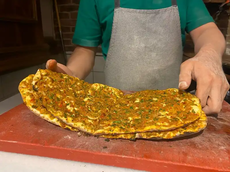 İstanbul’da Lahmacun Fiyatları: Semtler Arasındaki Uçurum Neden Kaynaklanıyor?