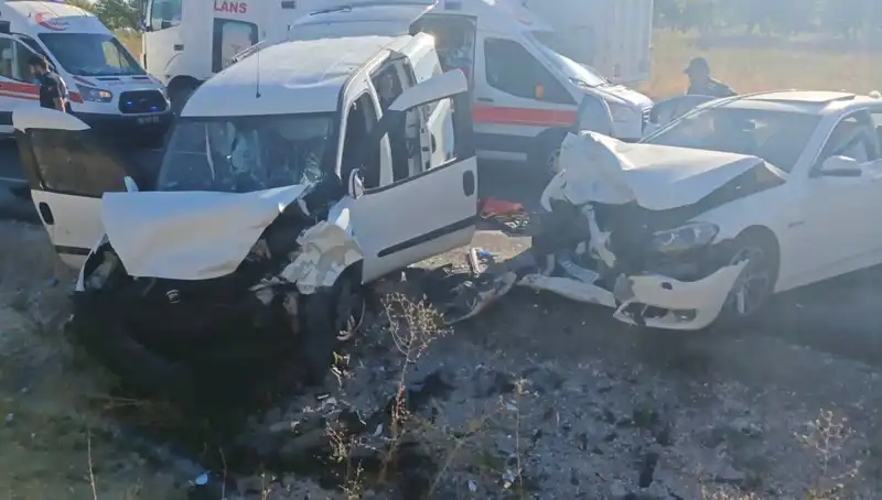 Nevşehir'de Feci Trafik Kazası: 14 Yaralı, Olayın Ayrıntıları Şok Edici!