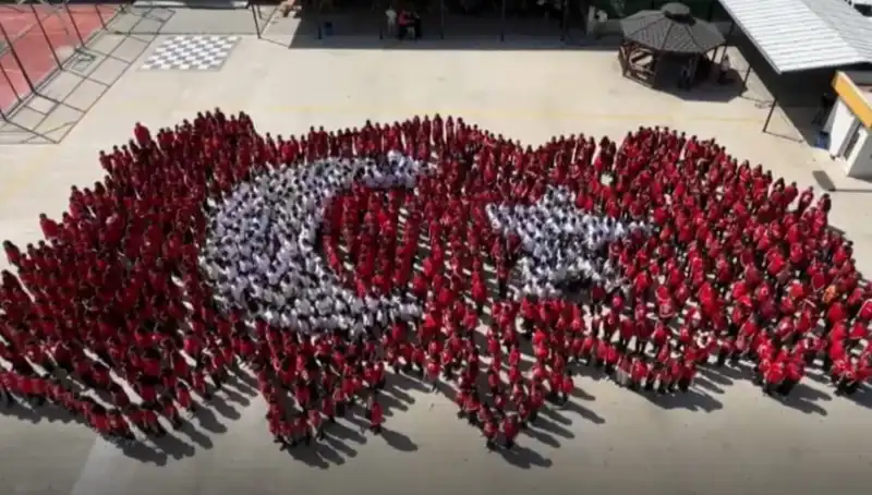 Bin 300 Öğrenci Tek Harita ile Geleceğe Yürüyor
