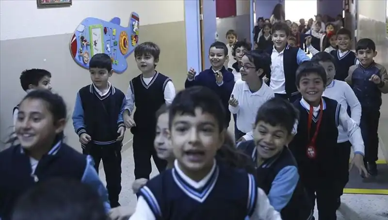 2025 Okul Açılış Tarihleri: Öğrencilerin Merakla Beklediği Takvim Açıklandı