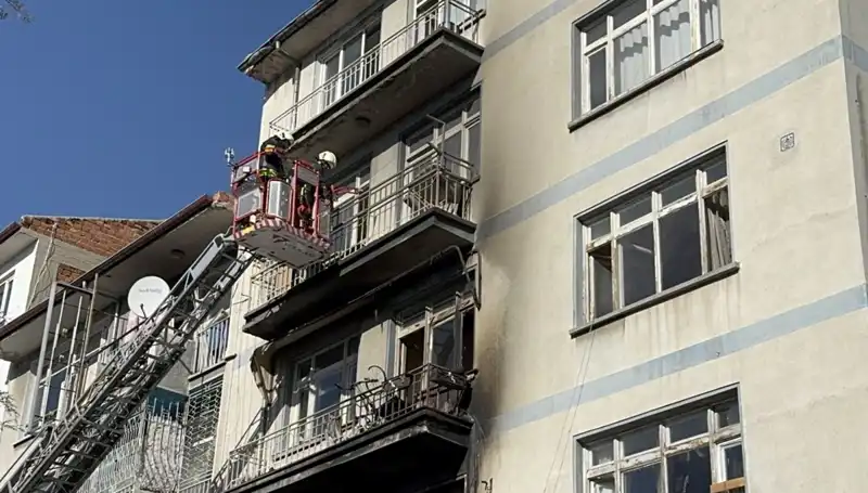 Konya'da 4 Katlı Bina Yangını: İki Çocuğun Hayatını Kaybetmesi Üzerine Olayın Detayları