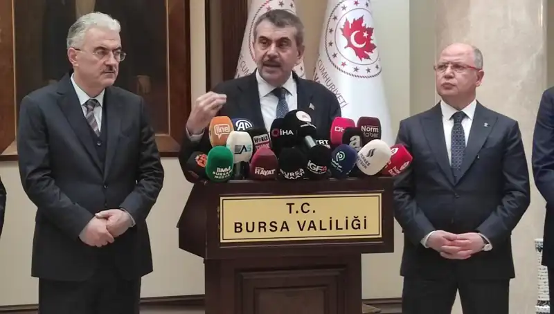 Tekin'den Protesto Mesajı: Çalışanları Yaptırım Tehdidi Bekliyor