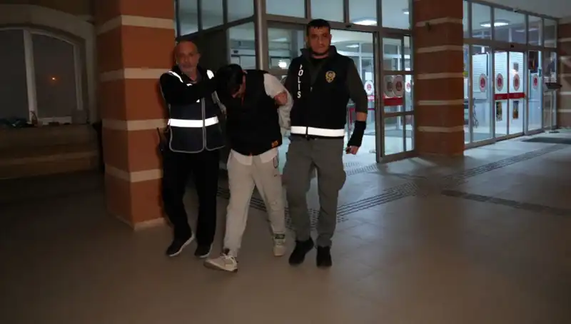 Hamile Eşini Öldürüp Cesetle 10 Gün Yaşayan Koca Tutuklandı