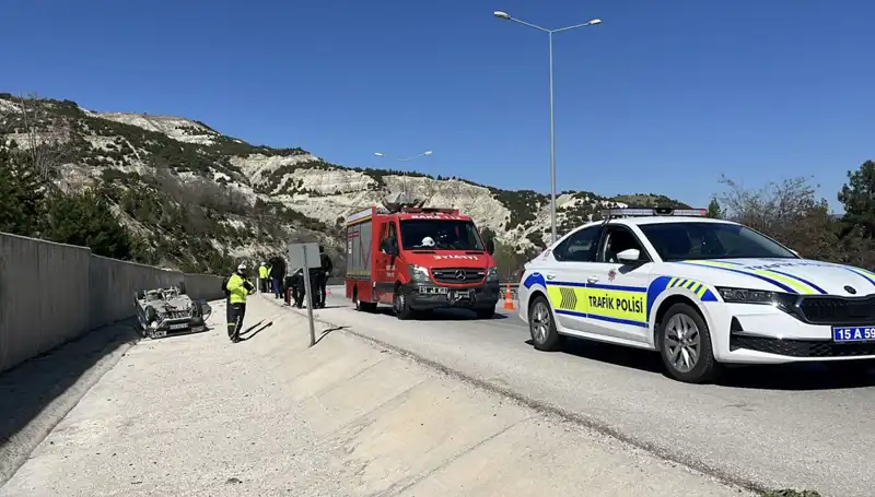 Burdur'da Korkunç Kaza: İki Çocukla Dört Kişi Yaralandı