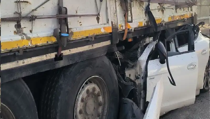TIR'ın Arkasından Ok Gibi Saplanan Feci Kaza, Korkunç Anlar Yaratmıştı