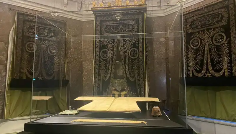 Hırka-i Şerif Ziyarete Açılıyor: Tarihi Anın Önemi ve Detayları