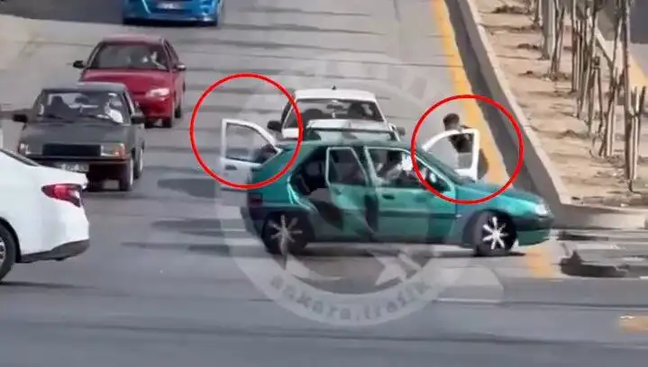 Trafikte Bıçak ve Kılıçlarla Saldırı: Güvenlik Endişesi Artıyor