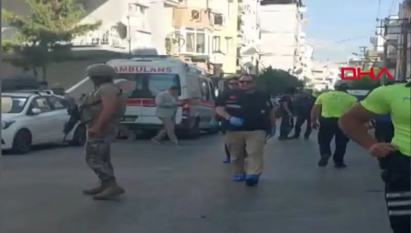 İzmir’de Karakola Yapılan Silahlı Saldırı Kan Dondurdu: İki Şehit, Bir Yaralı