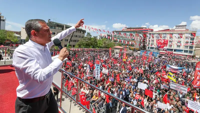 Özgür Özel’den Çarpıcı Açıklama: Örgütün Silah Bırakmasının Zamanı Geldi!
