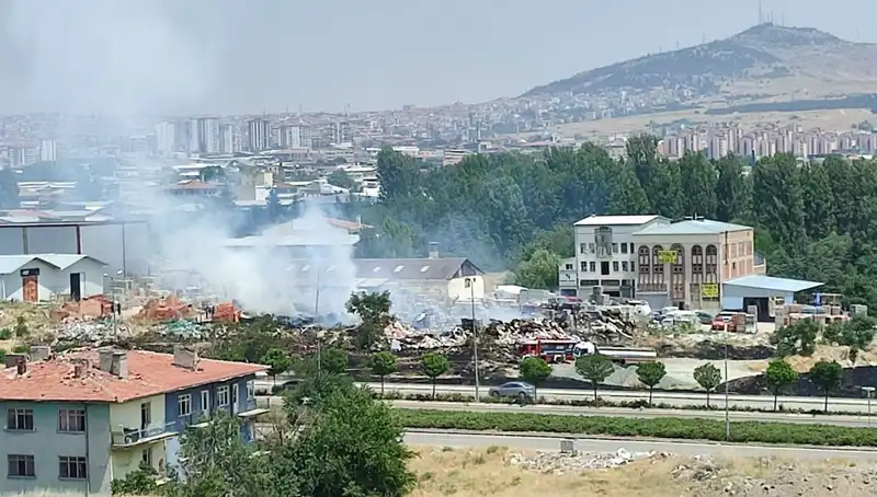 Otluk Alanda Başlayan Yangın Depoyu Yerle Bir Etti: Yaralar Kapandı mı?