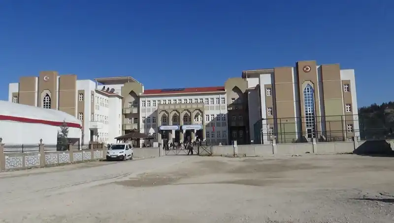 Ortaokulda Öğretmenden Öğrenciye Şiddet Olayı: Detaylar Ortaya Çıktı