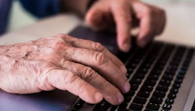 Teknoloji ile Zihinsel Gücünüzü Koruyun: Demansa Karşı Önlemler