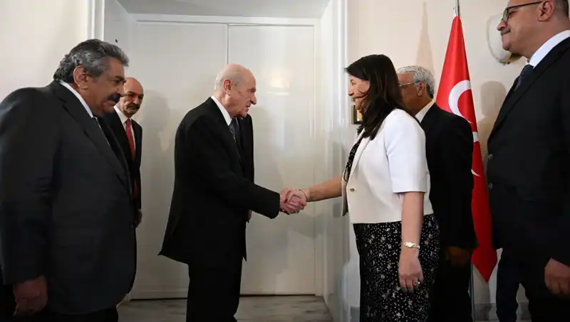 Bahçeli, DEM Parti Heyeti ile Buluşarak Siyasi Stratejileri Değerlendirdi