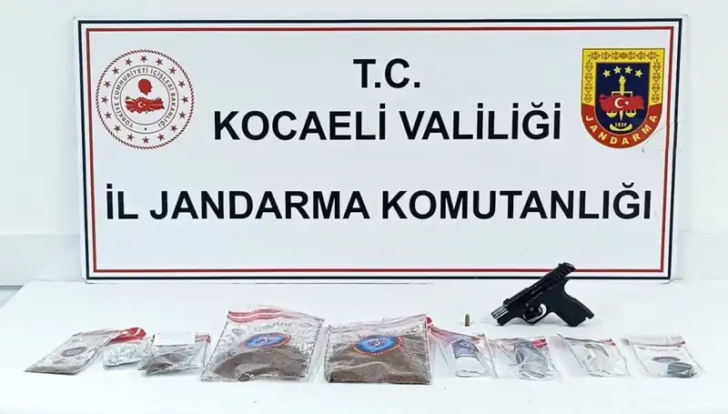 Kocaeli'de Büyükoğulla Uyuşturucu Operasyonu: 15 Gözaltı ve İnanılmaz Yakalayanlar