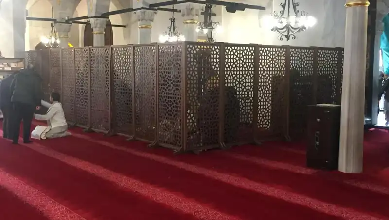 Kadın ve Erkeklerin Teravih Namazında Yan Yana Olması: Değerlendirmeler ve Sonuçlar