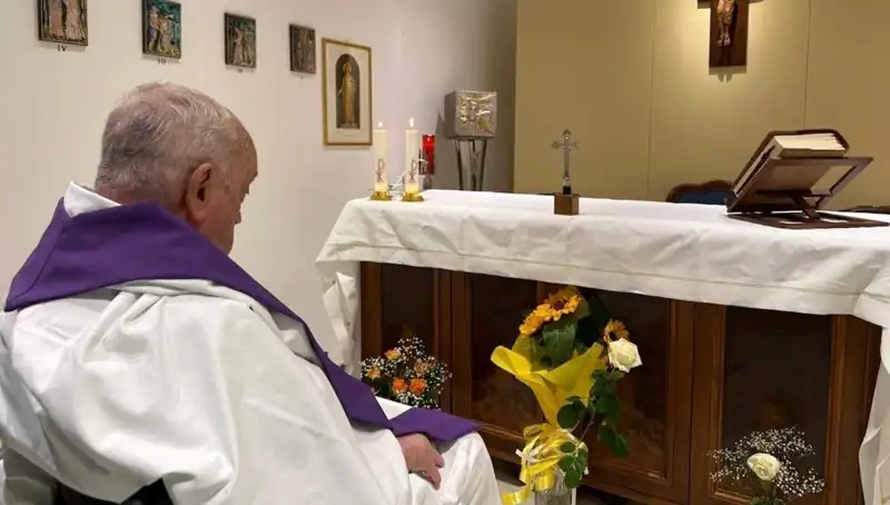 Vatikan'dan Heyecan Verici Açıklama: Papa Artık Kendi Başına Nefes Alabiliyor!